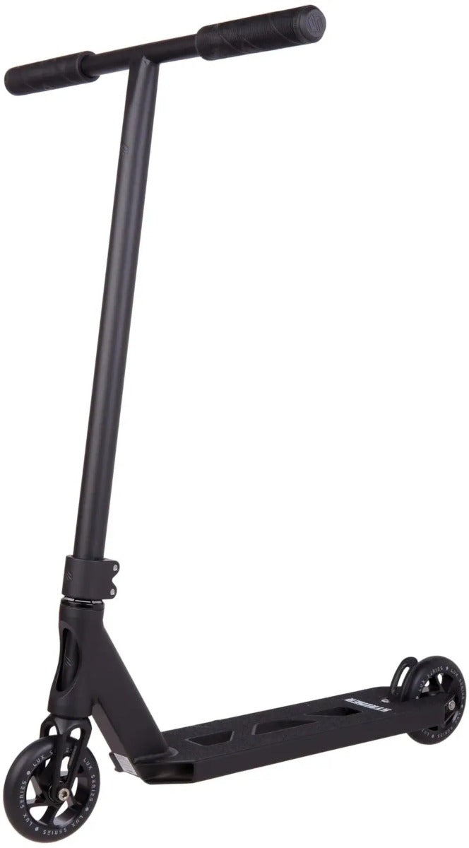Freestyle koloběžka Striker Essential M Black