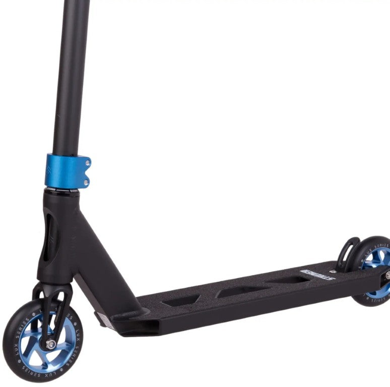 Freestyle koloběžka Striker Essential L Black Blue